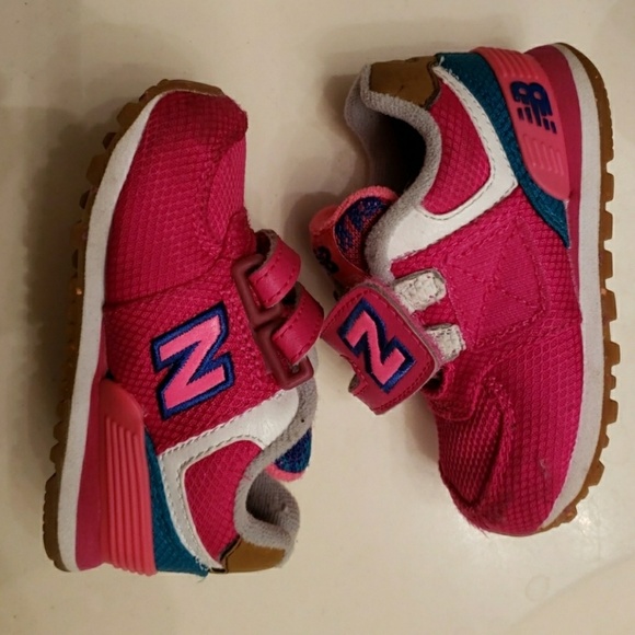 New Balance 574 - Picture 1 of 4